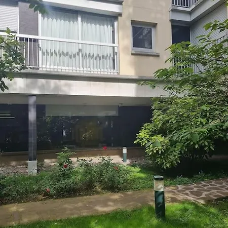 Moderne 15 Apartment *